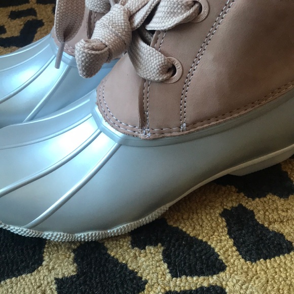 NWOT Sperry Rose /silver rain boots - Picture 4 of 7